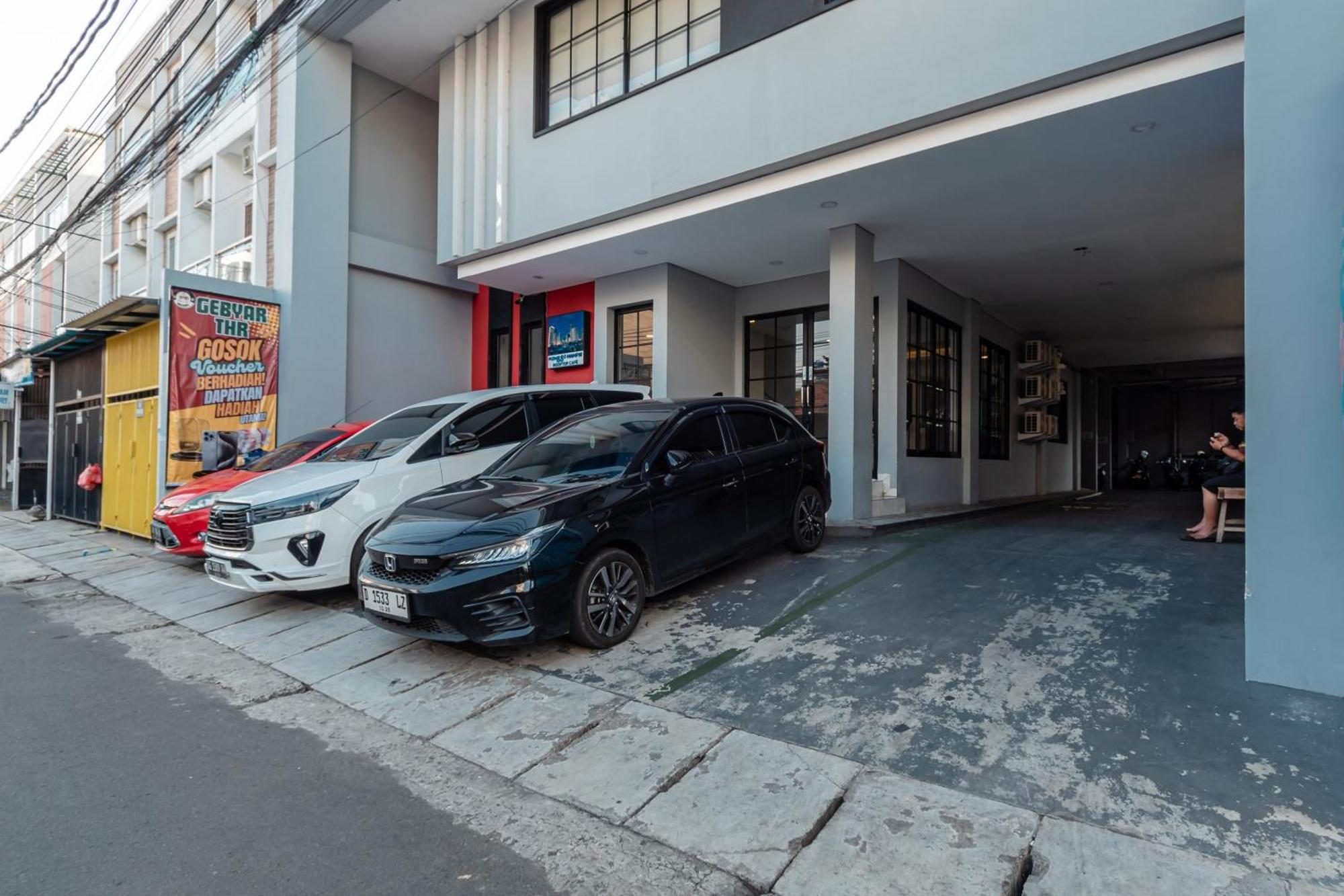 Monggo Mampir Tanjung Duren By Reccoma Jakarta Exterior photo