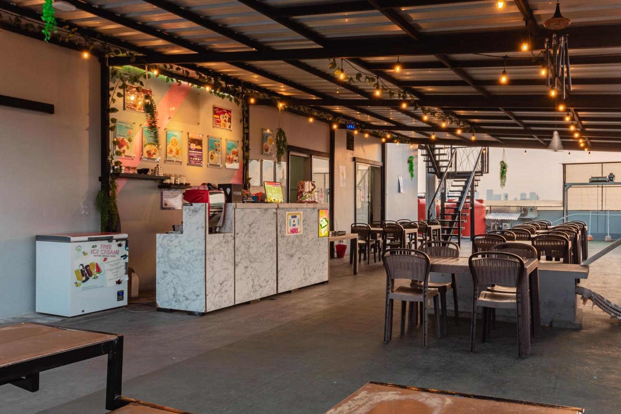Monggo Mampir Tanjung Duren By Reccoma Jakarta Exterior photo