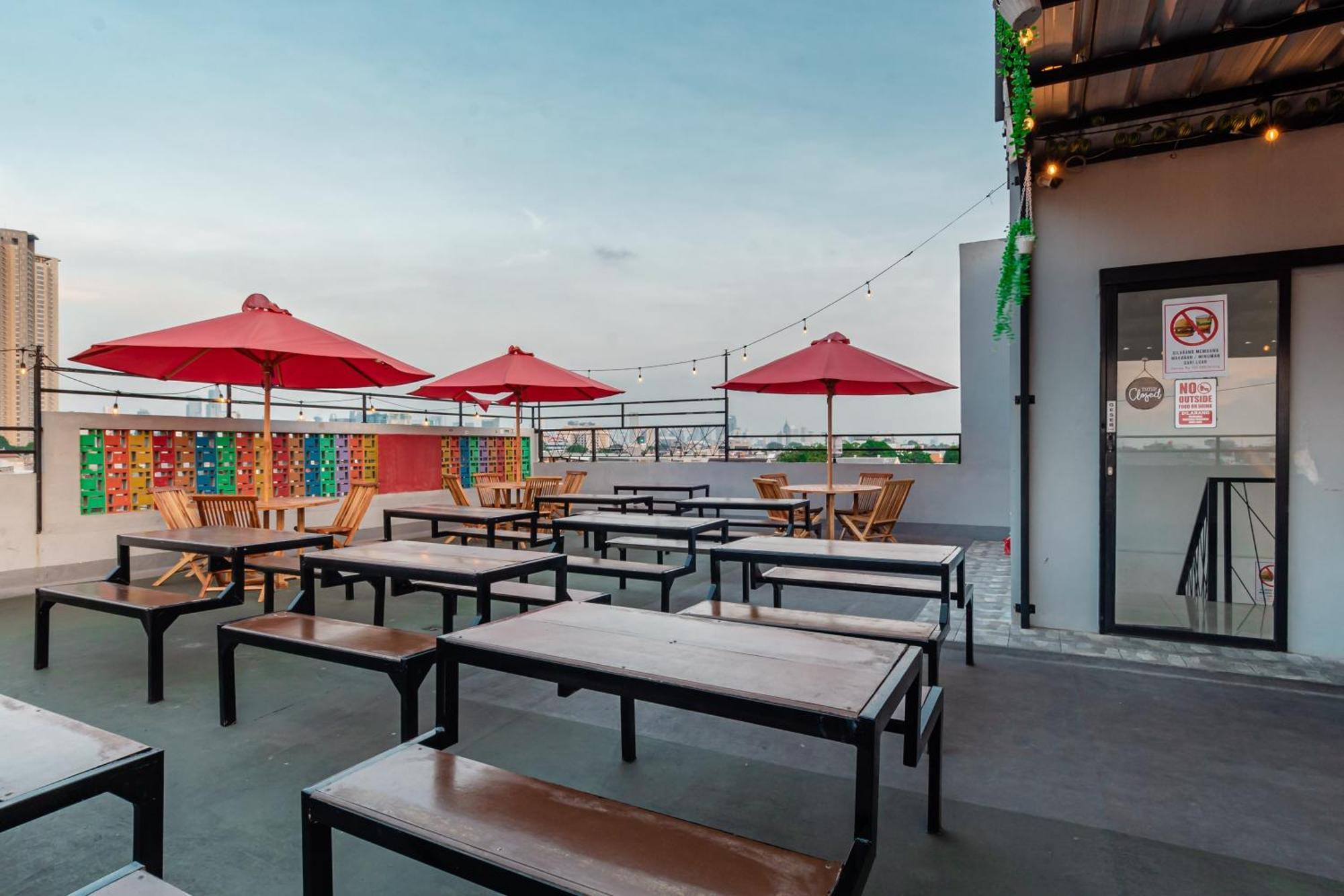 Monggo Mampir Tanjung Duren By Reccoma Jakarta Exterior photo