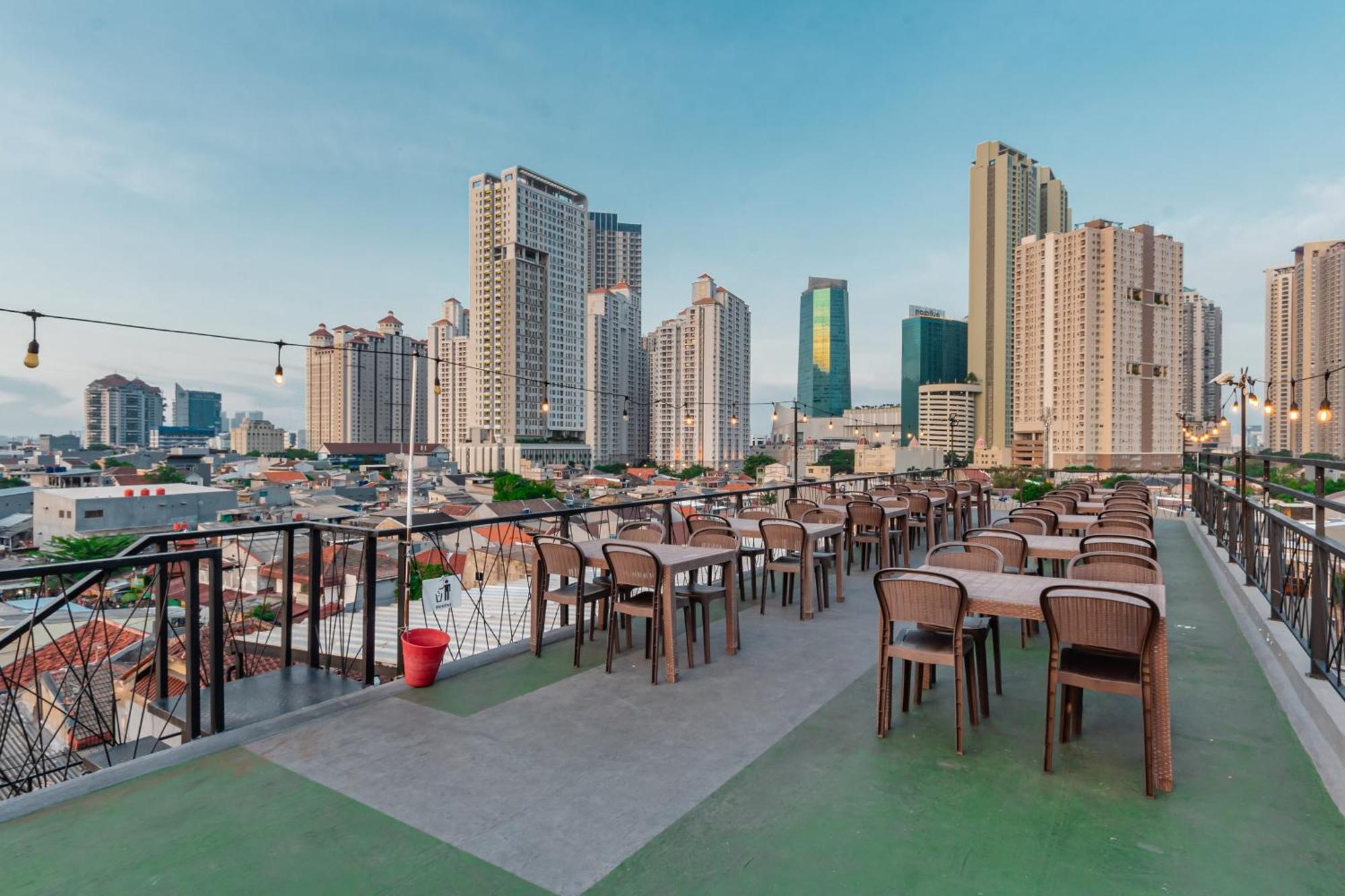 Monggo Mampir Tanjung Duren By Reccoma Jakarta Exterior photo